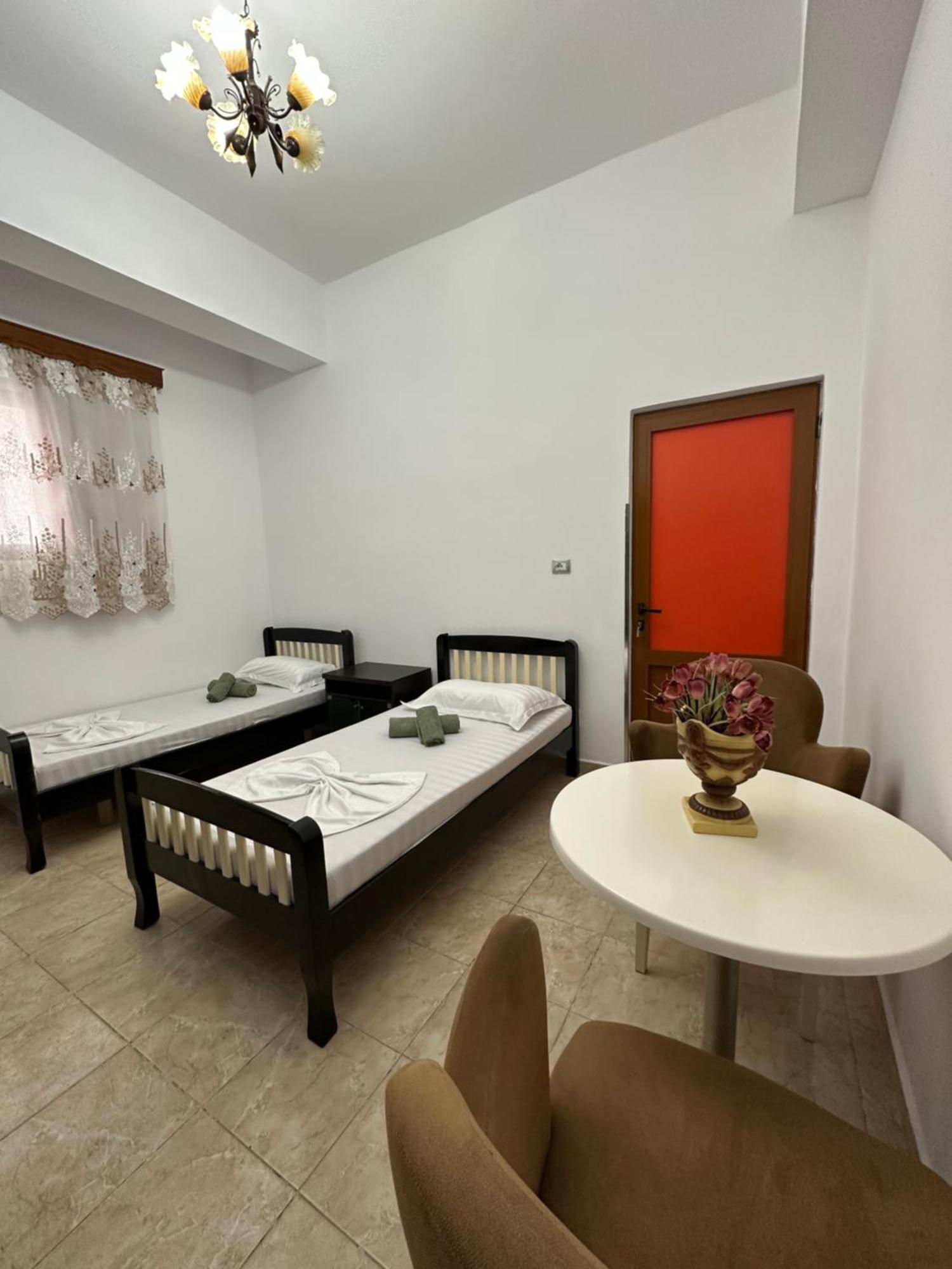 Hanna'S Hostel Berat Ngoại thất bức ảnh