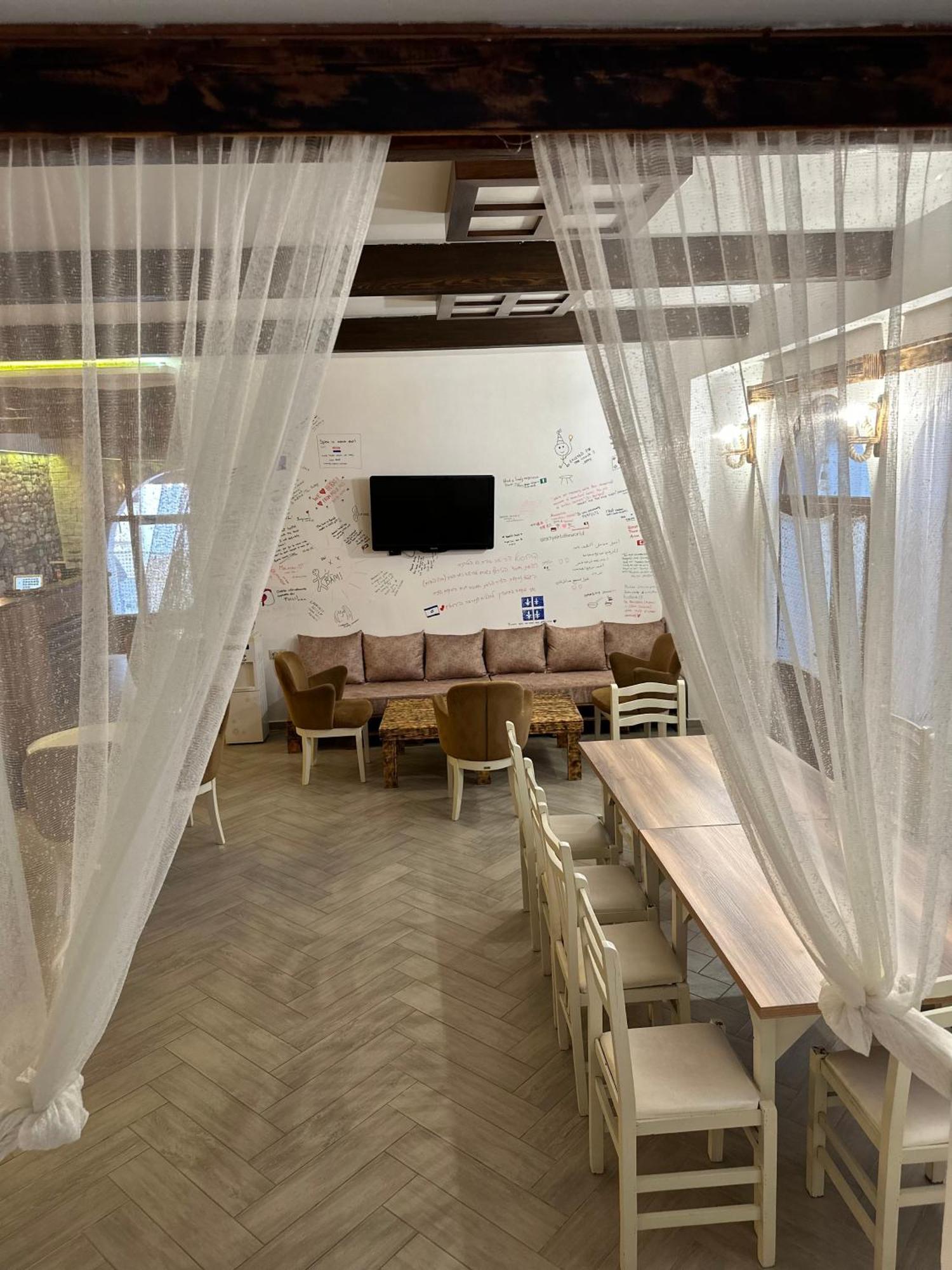 Hanna'S Hostel Berat Ngoại thất bức ảnh
