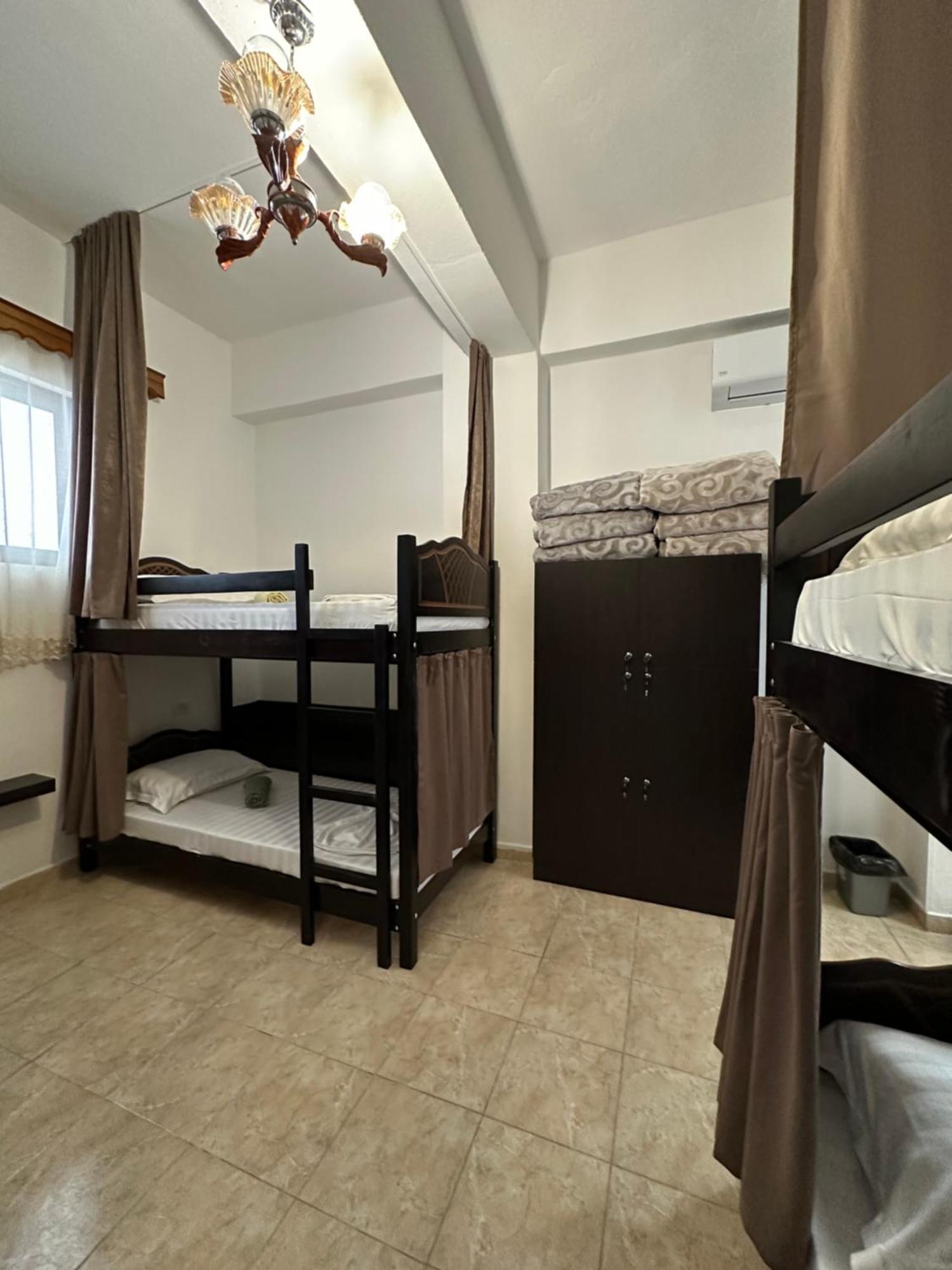 Hannas Hostel Berat Ngoại thất bức ảnh