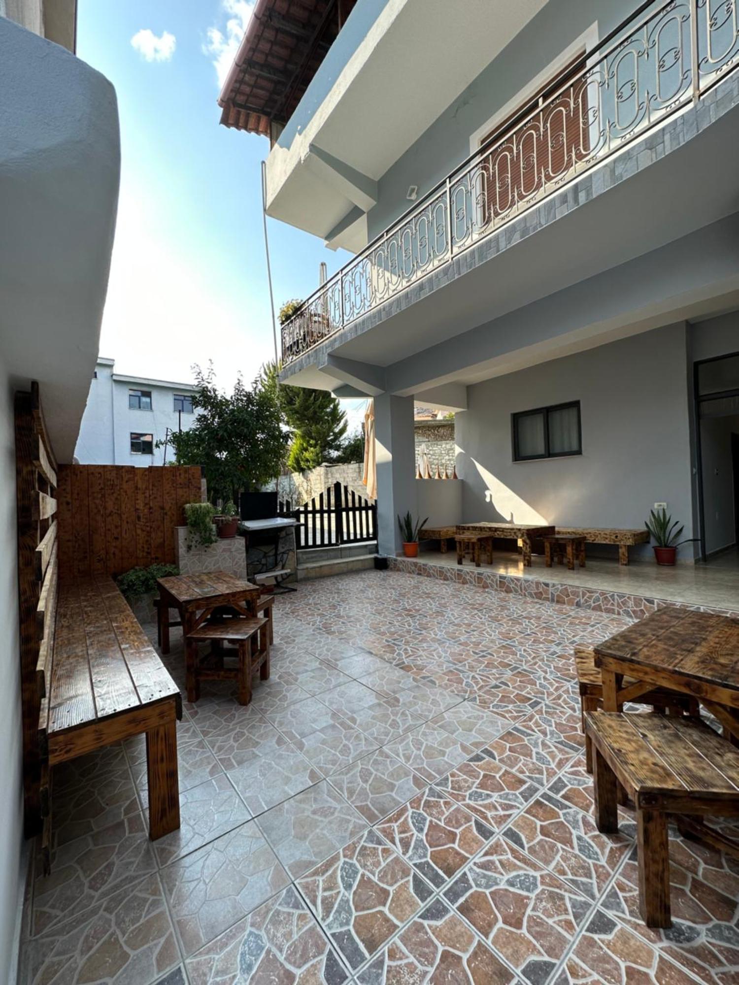 Hanna'S Hostel Berat Ngoại thất bức ảnh
